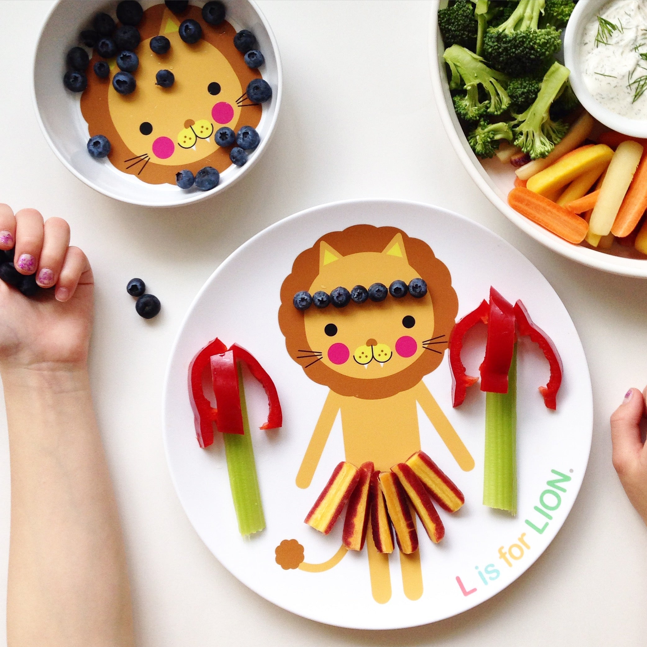 Zoo animal plates: Why we are still obsessed with eating off a lion's face