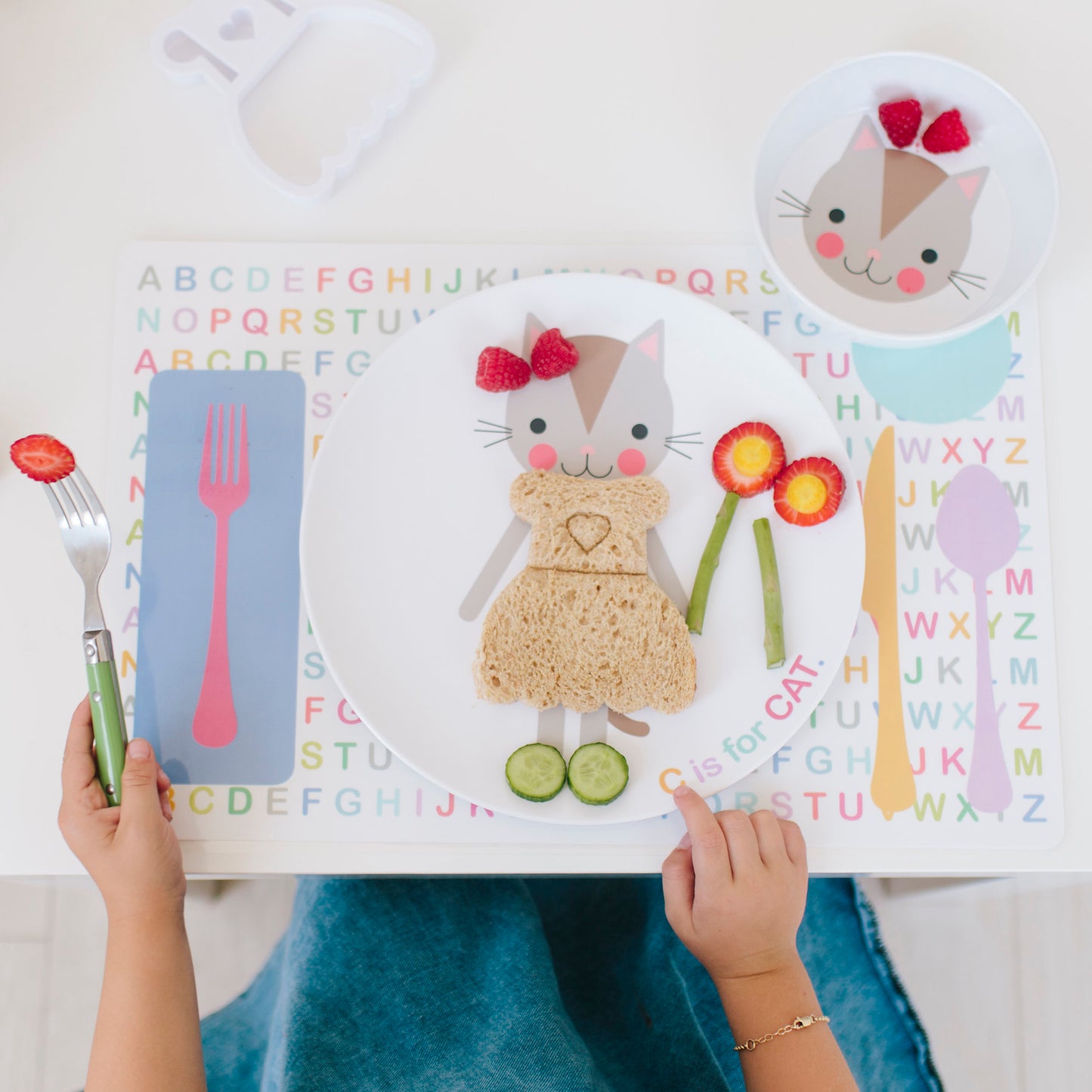 Dylbug personalized cat plate and dish set with heart dress food cutter