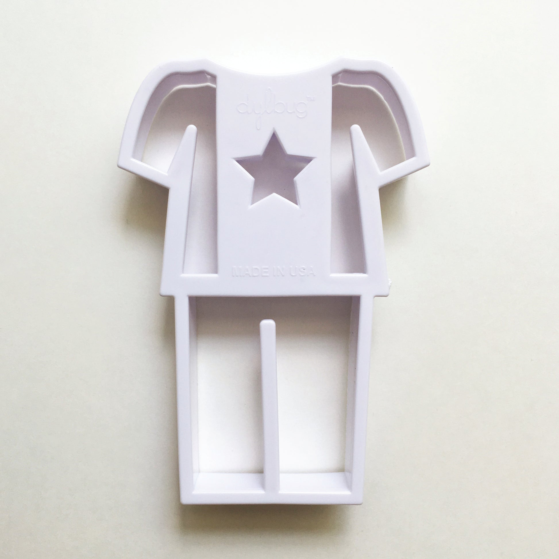 Star pants food cutter. Perfect to go with our Little Me Dress Up Plates, Monster Plates, Animal Plates and more. Start having fun with your food.